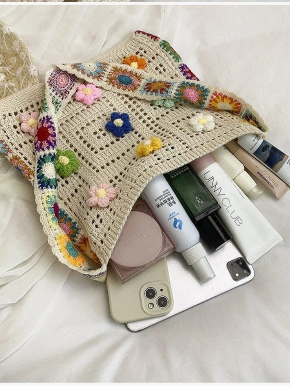 Flower Embellished Handwoven Shoulder Bag - Picture 5 of 9